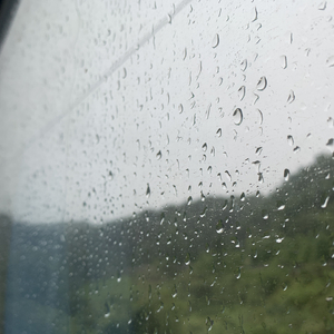 把腿张开绑在床上任人玩弄动漫
